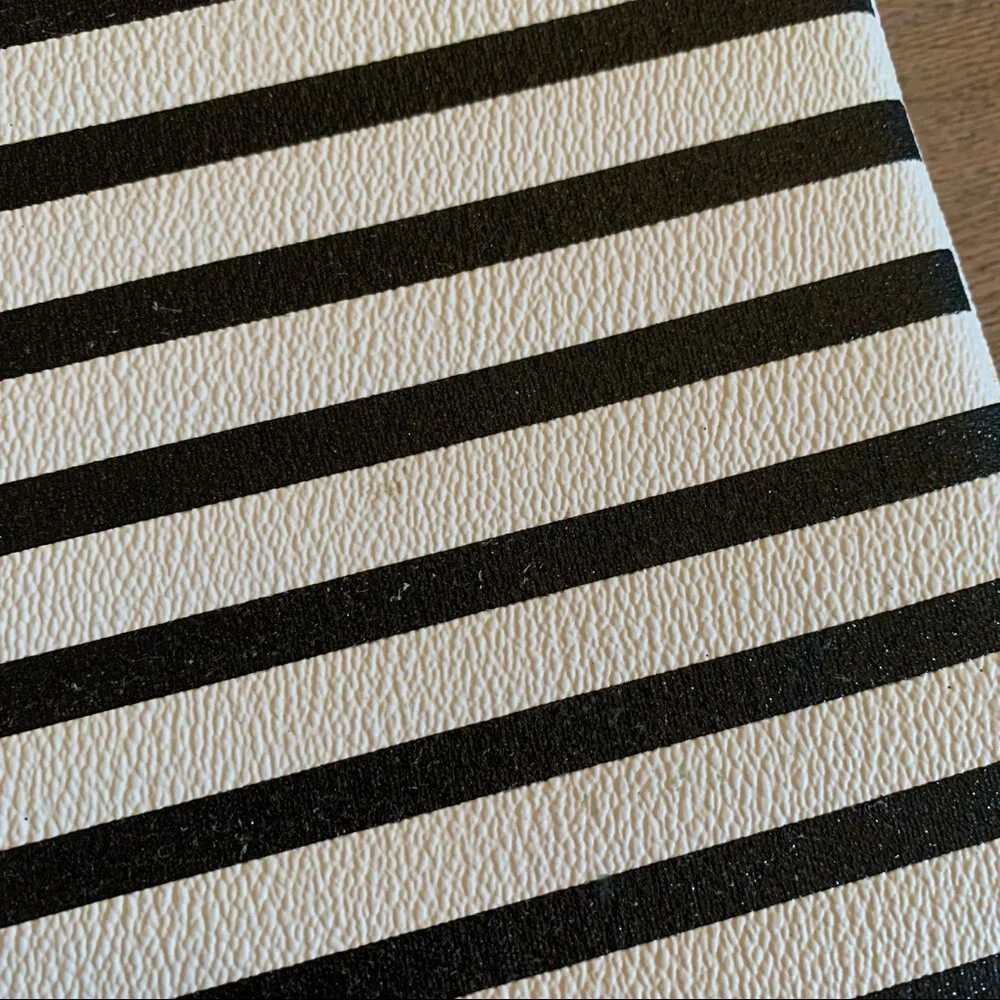 Striped Black & White Women’s Laptop Sleeve Bag